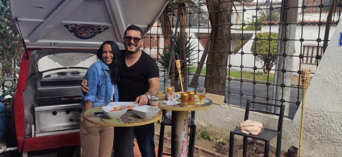Acogedor Hostal Usaquen La Parada Del Tren Bogotá Eksteriør bilde