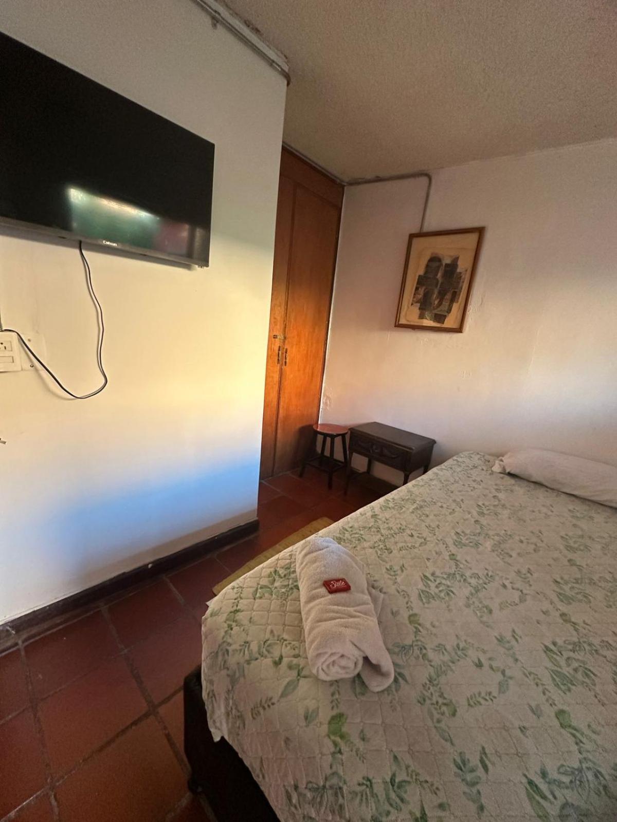 Acogedor Hostal Usaquen La Parada Del Tren Bogotá Eksteriør bilde
