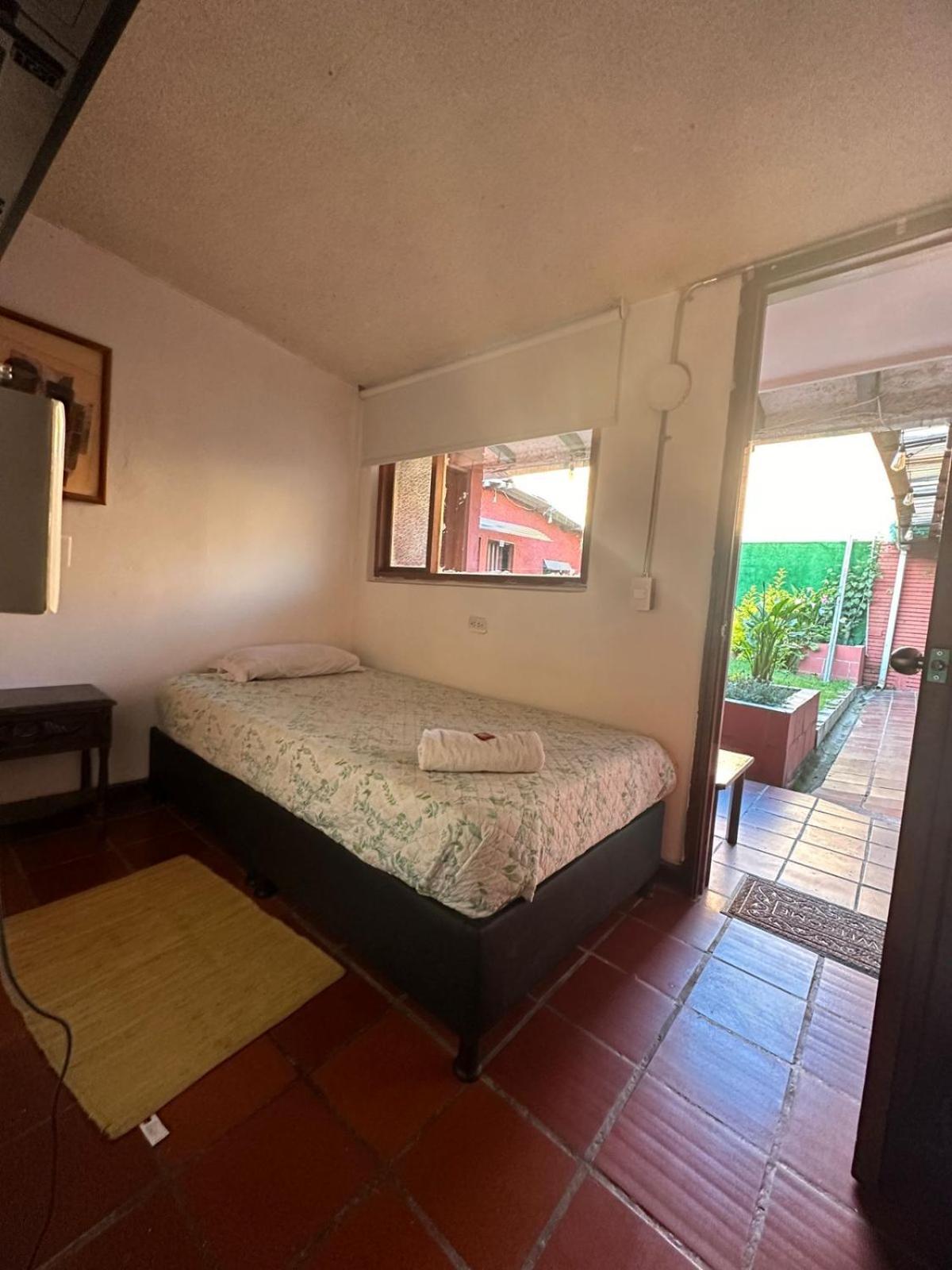 Acogedor Hostal Usaquen La Parada Del Tren Bogotá Eksteriør bilde